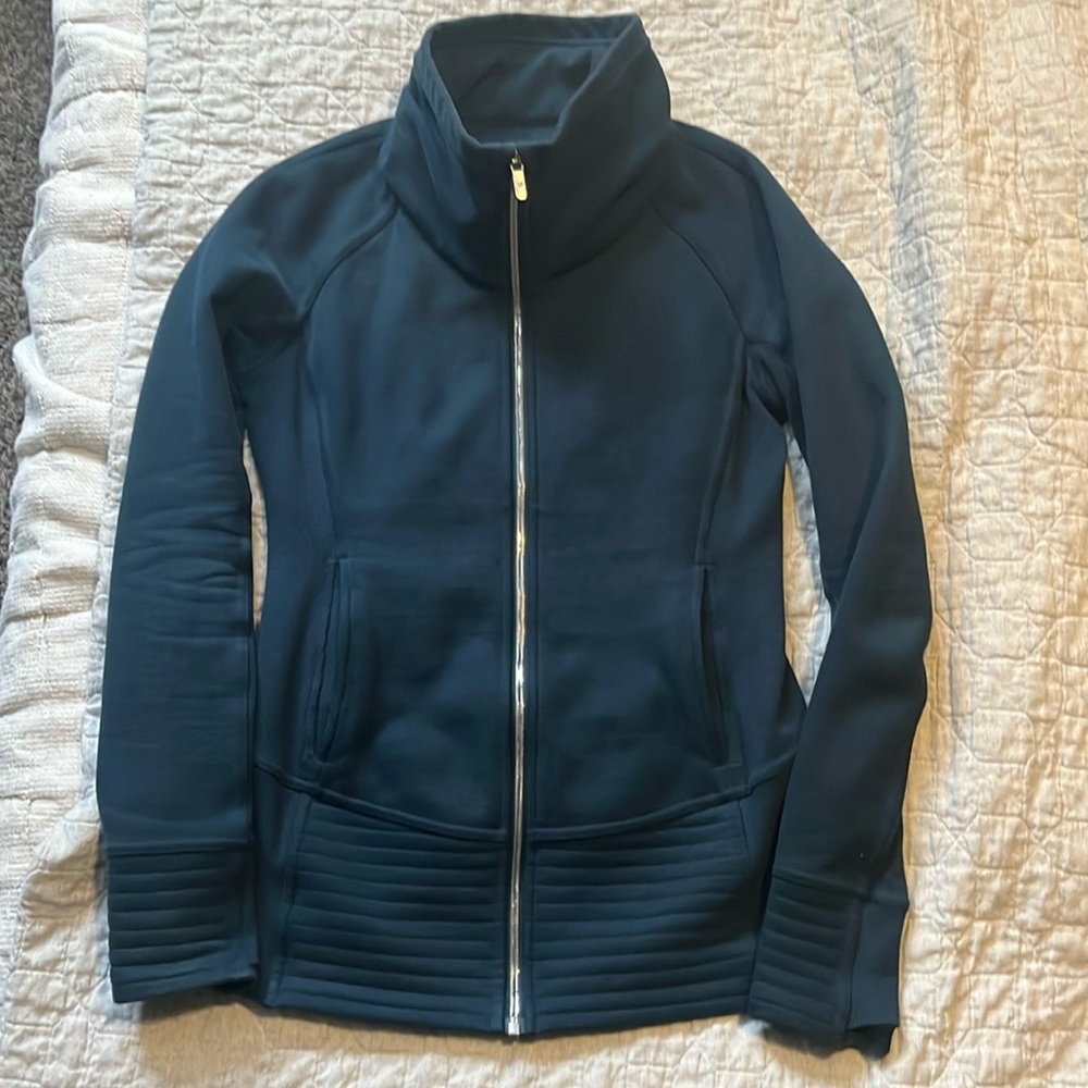 Lululemon deep teal women’s 8 zip up